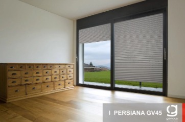 persianas europeas en habitación de casa elegante